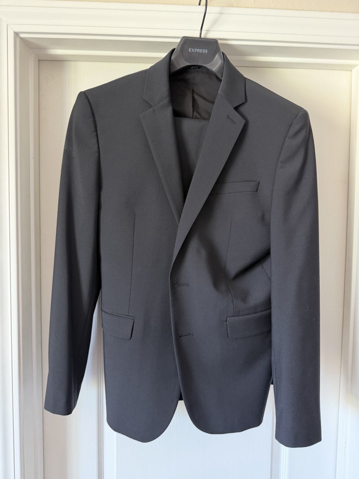 Express Extra Slim Fit Stretch Wrinkle Resistant 2 Piece Black Suit 38S; 31×32