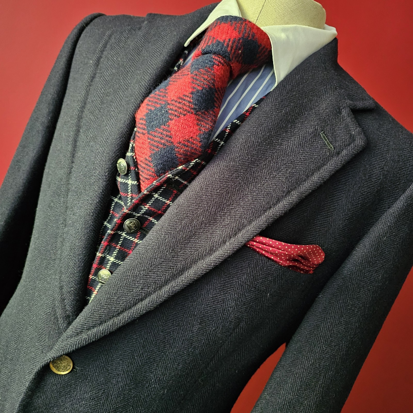 Bespoke – GONZALEZ & IGLESIAS – GOLD BUTTON SPORT COAT – Heavy Herringbone Tweed