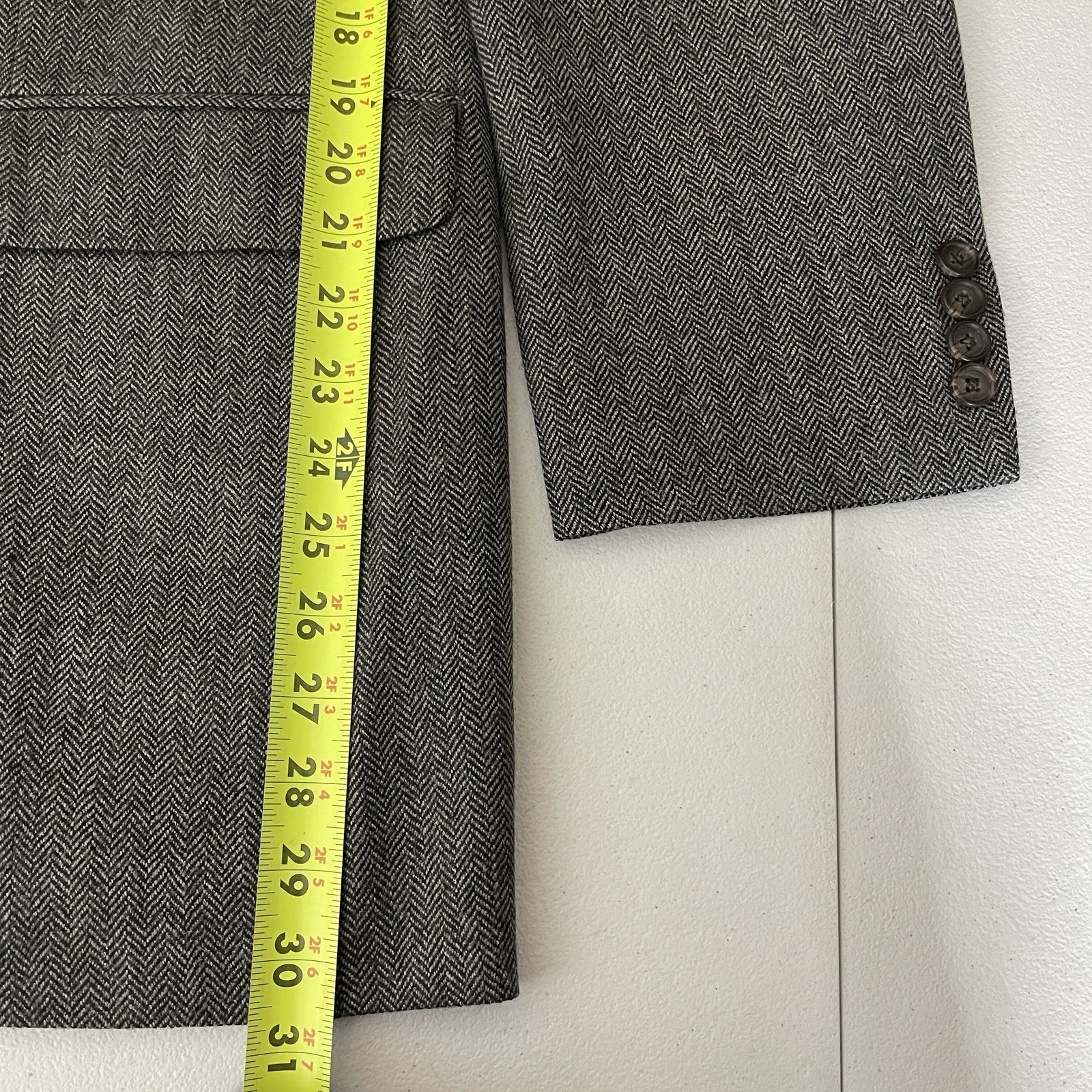 Lauren Ralph Lauren Sport Coat Mens 42L Gray Herringbone Tweed Wool Two Buttons