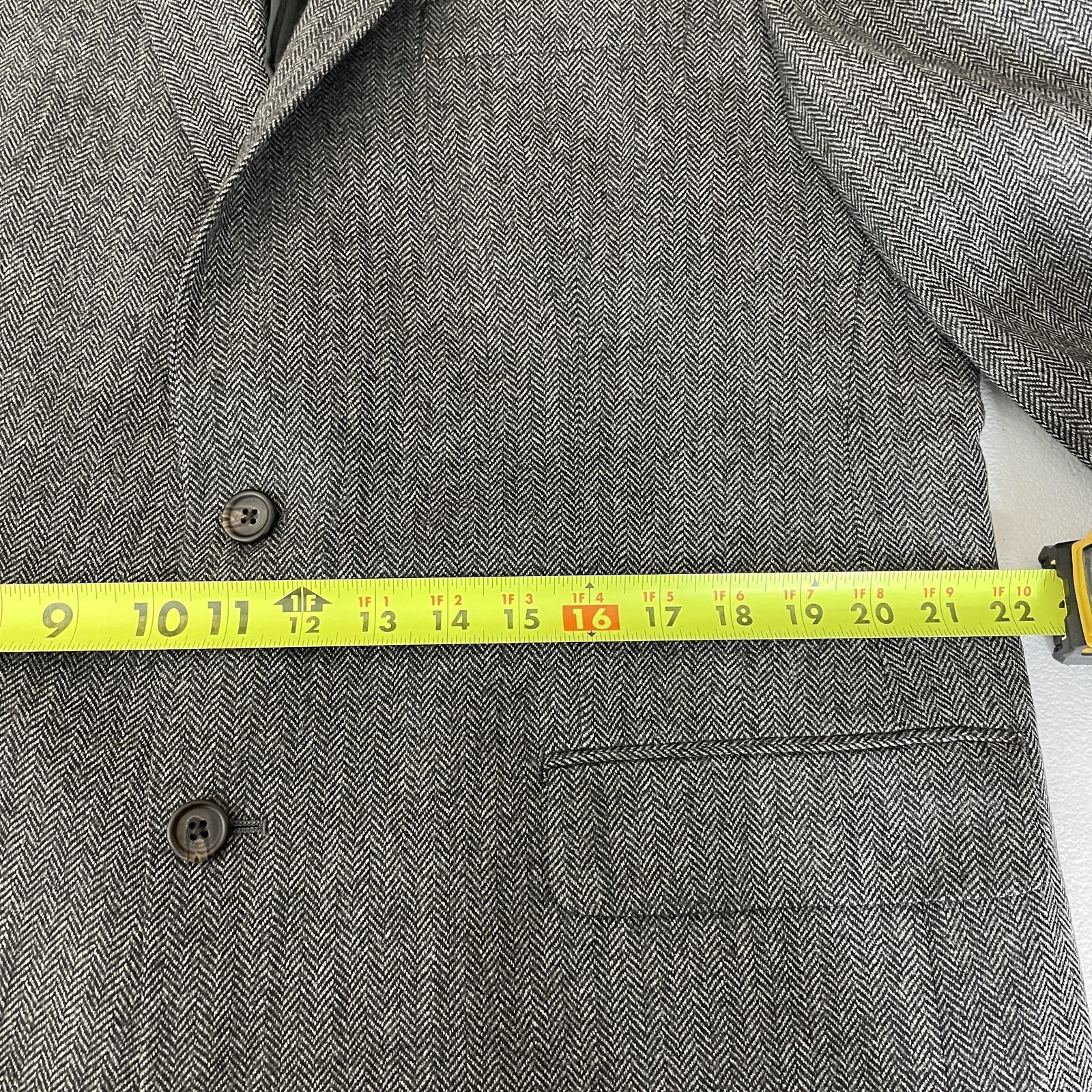 Lauren Ralph Lauren Sport Coat Mens 42L Gray Herringbone Tweed Wool Two Buttons