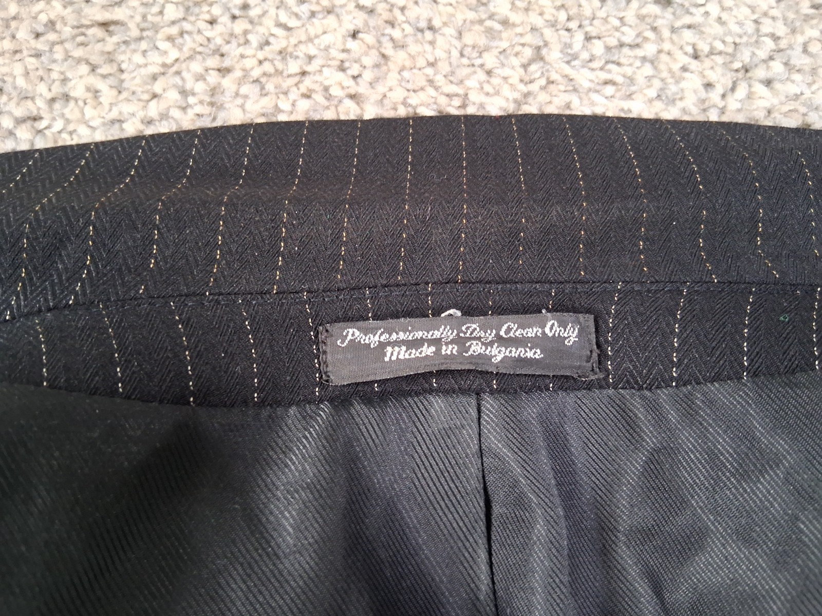 Vicci Uomo Mens Suit Coat 44R Pants 38×26 Black Stripe Polyester Blend