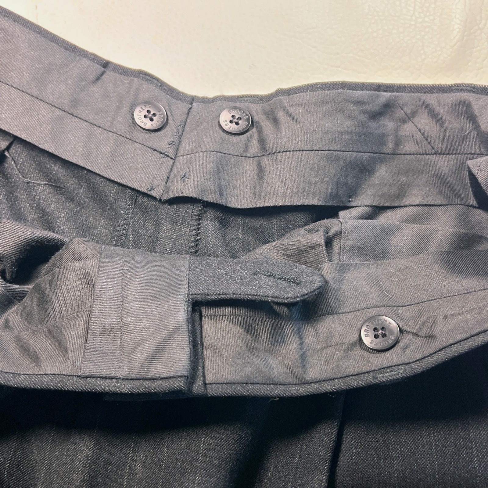 Brooks Brothers Suit Mens 46L Charcoal Pinstripe Brooksease Makers Wool USA 2pc