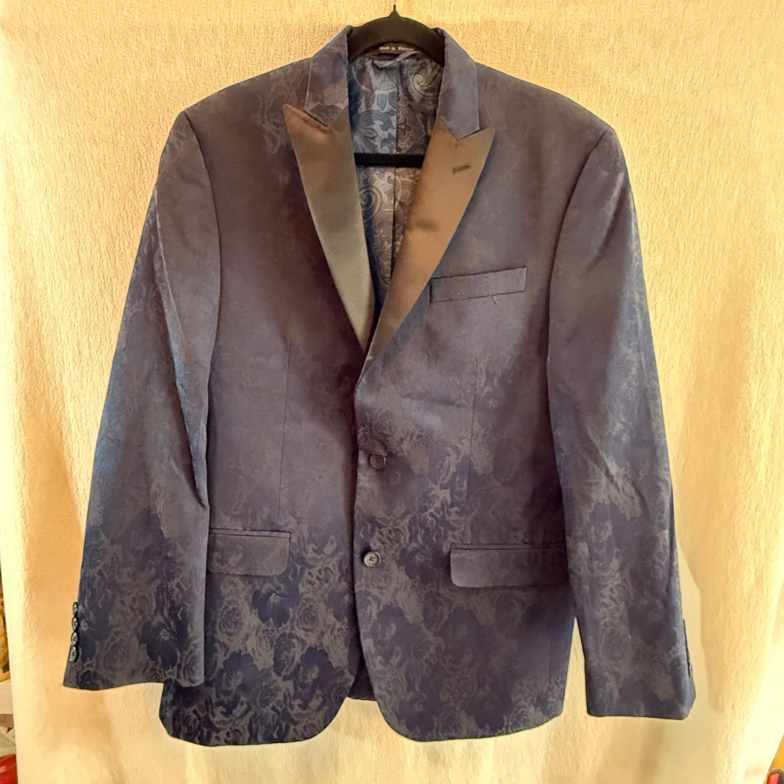 Van Heusen Studio Navy Blue Floral Jacquard Tuxedo Blazer with Satin Lapels