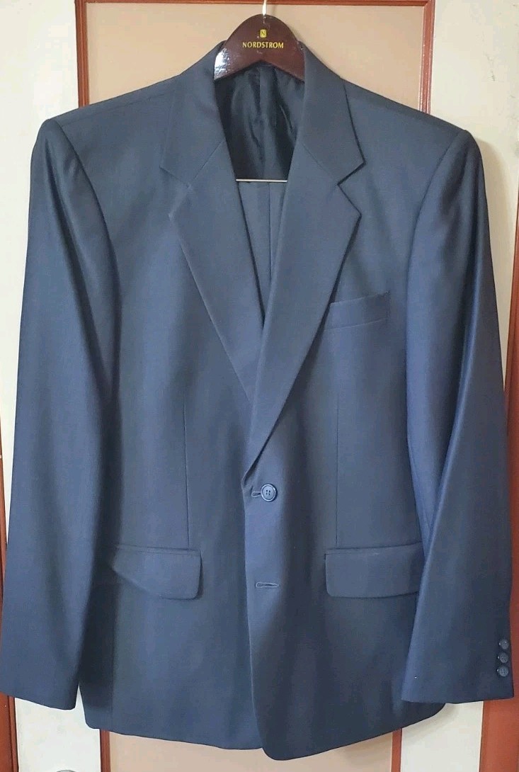 Alan Italy Custom Tailored Wool and Cashmere Blend 2 Pc. Suit Excellent
