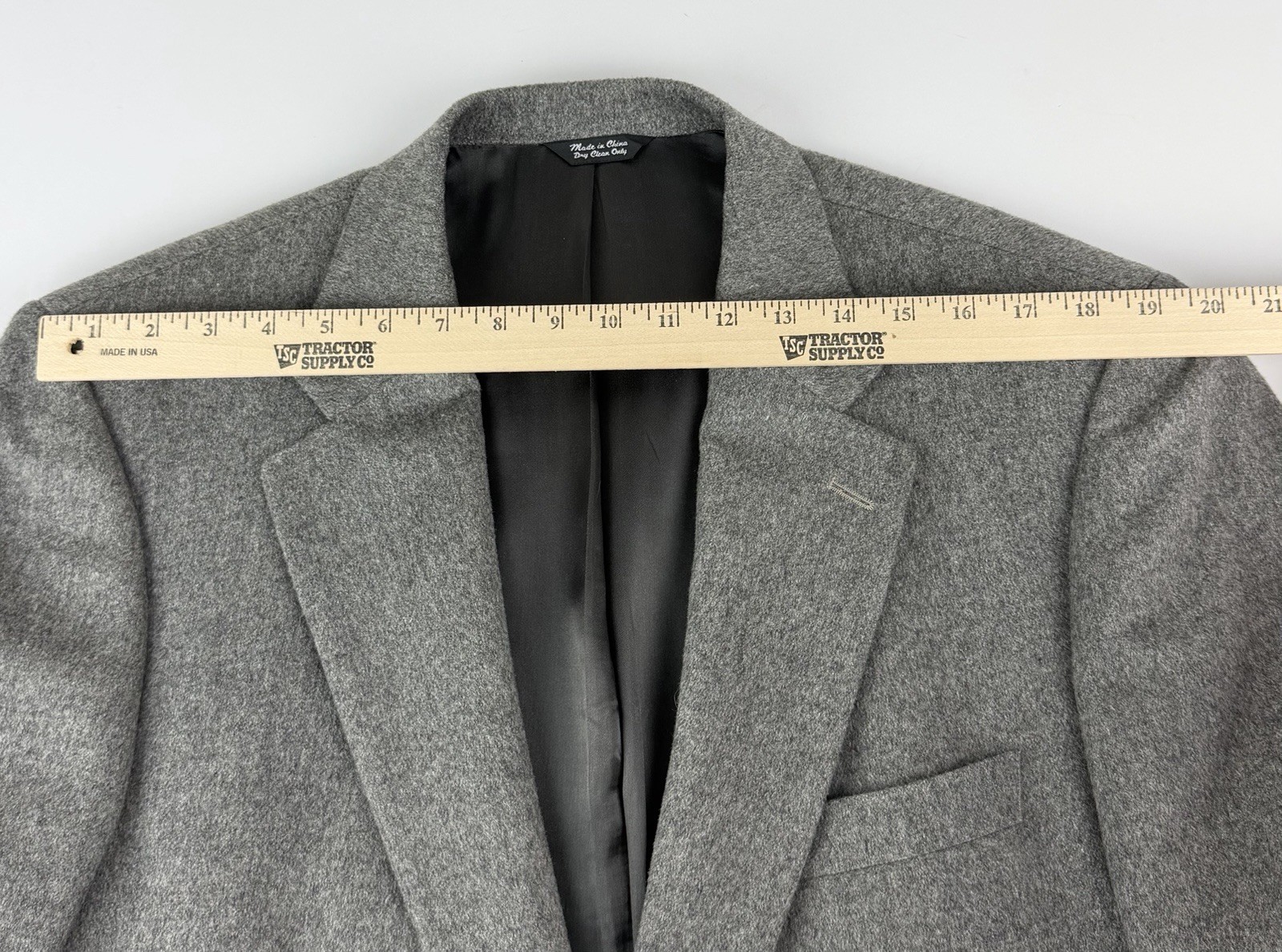 Bill Blass Men’s 44R 100% Camel Hair Blazer Sport Coat Light Gray B1002