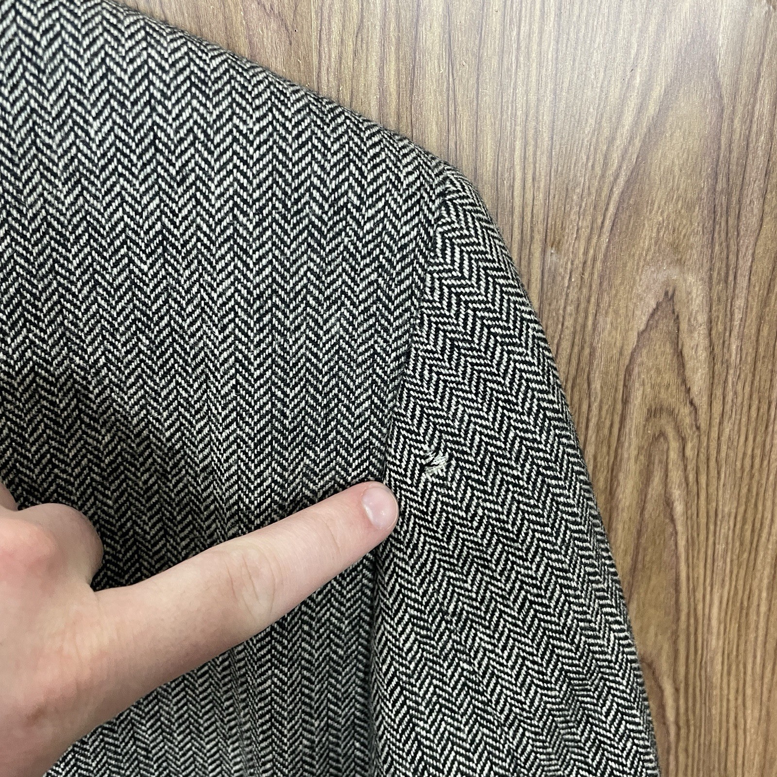 Brooks Brothers Sport Coat Mens 44R Gray Brown Herringbone Pure Wool Two Buttons