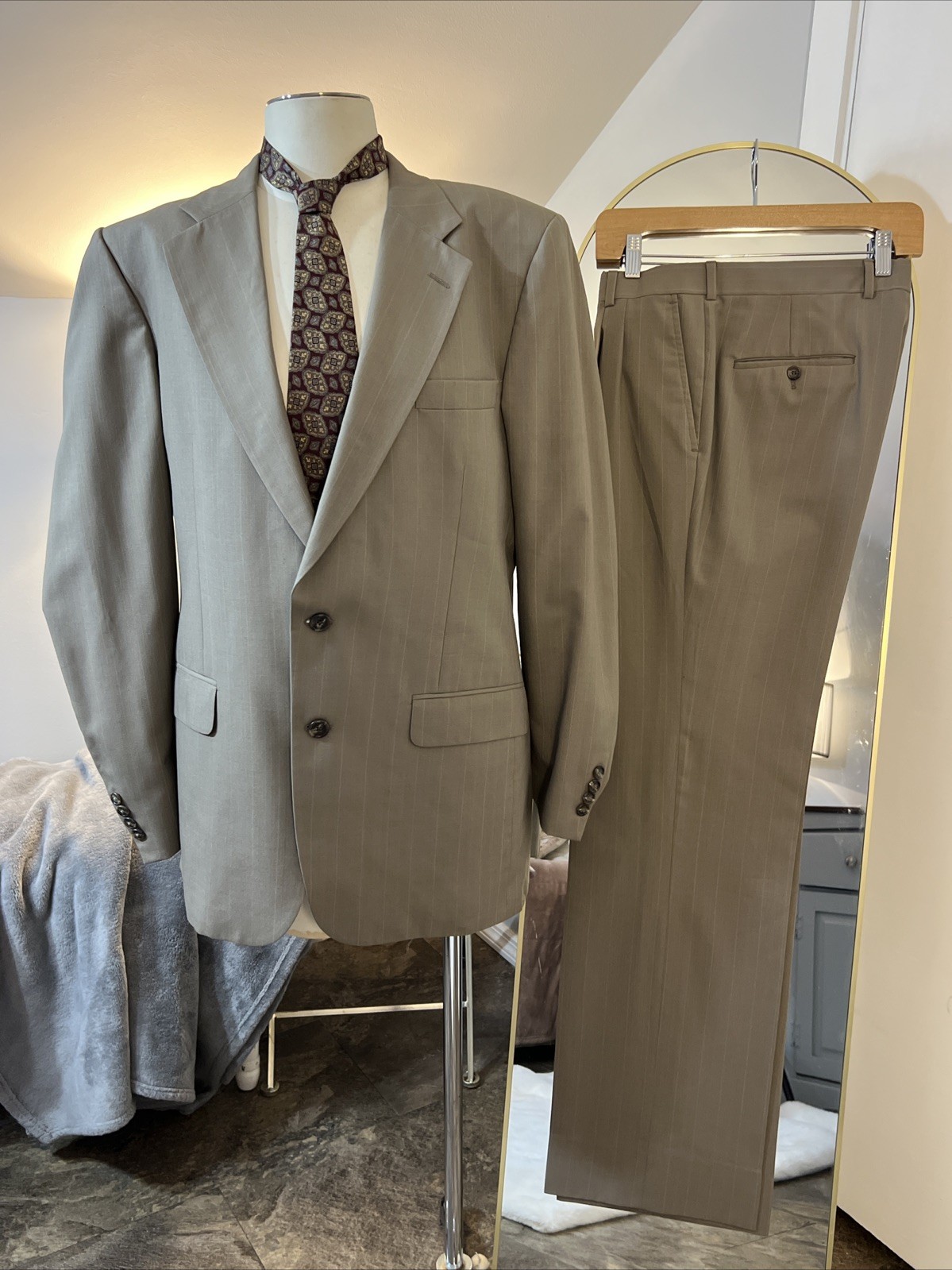 Vintage Burberrys Men’s Pinstripe Suit & Silk Tie Set Taupe Grey 2pc 42R W34 L31