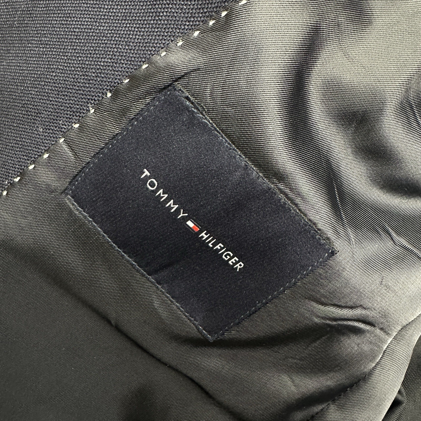 Tommy Hilfiger Blazer Men’s 40R Navy Blue Gold Crest Buttons Classic Preppy EUC
