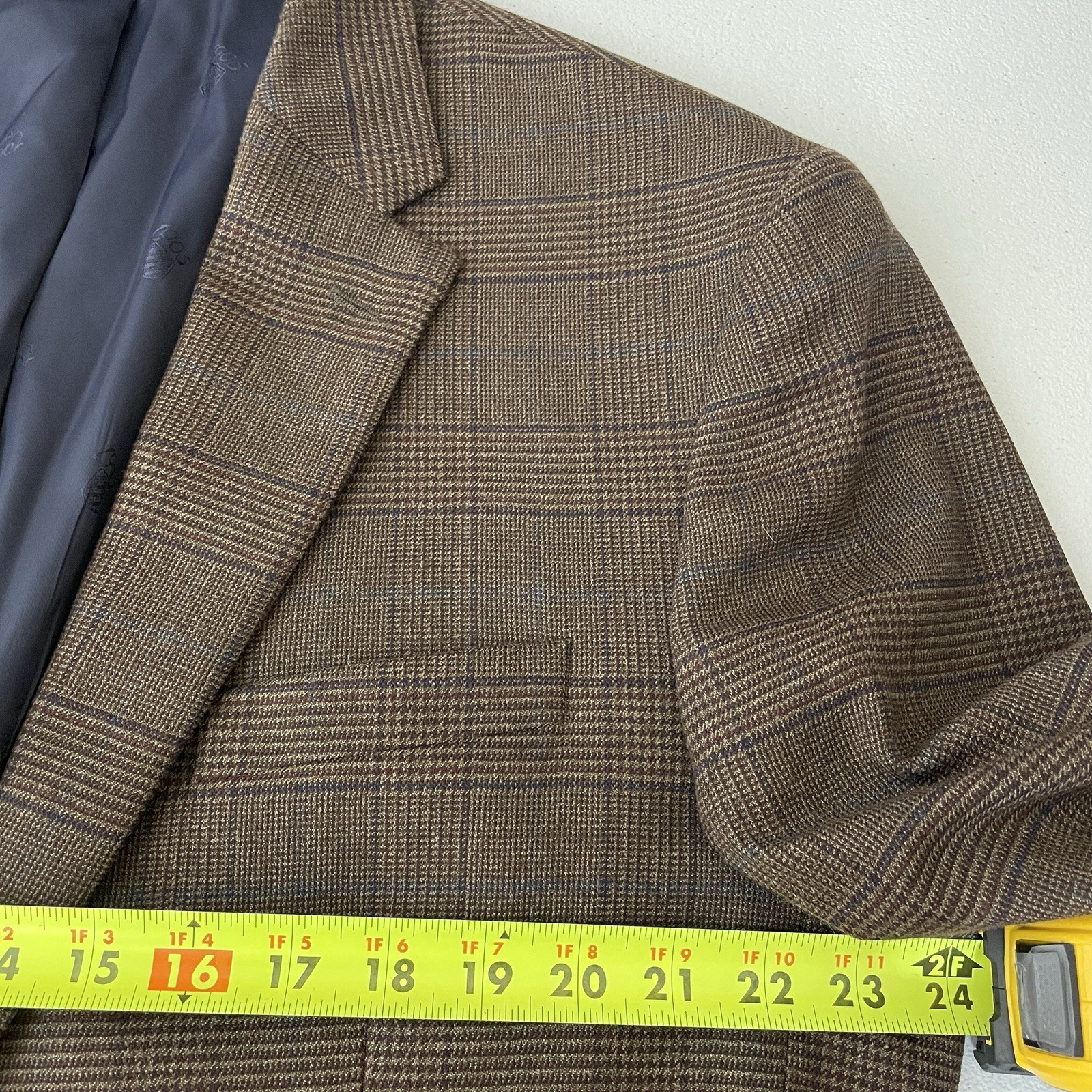 Jos A Bank 1905 Sport Coat Mens 46R Brown Multicolor Plaid Wool Double Vented