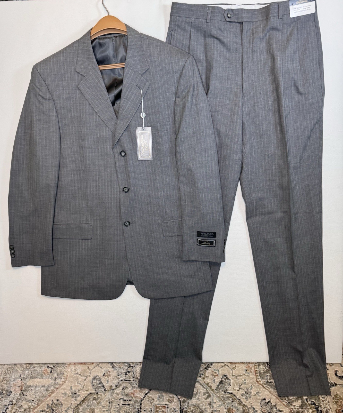 J D Christopher NWT Gray Pinstripe 2 Piece suit Mens 42L, Pants 36×42 Unhemmed