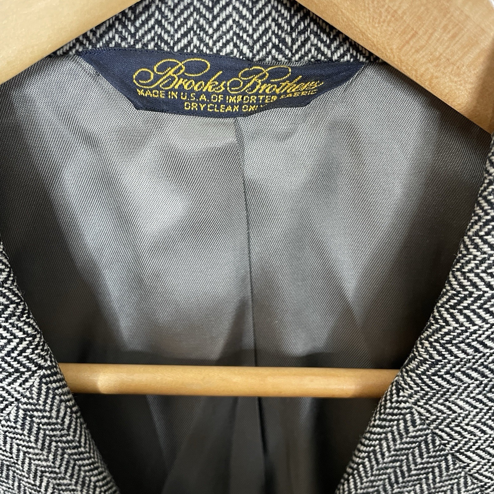 Brooks Brothers Sport Coat Mens 44R Gray Brown Herringbone Pure Wool Two Buttons