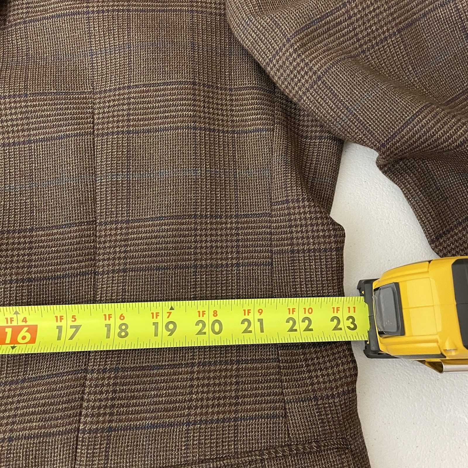 Jos A Bank 1905 Sport Coat Mens 46R Brown Multicolor Plaid Wool Double Vented