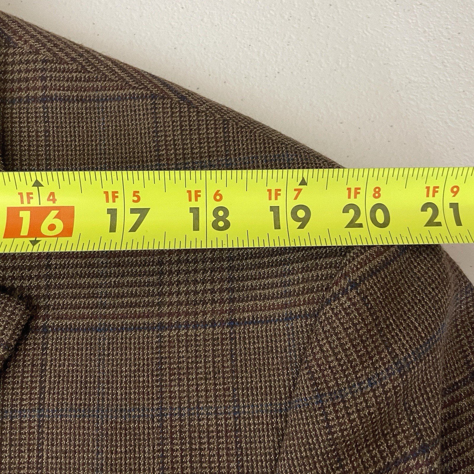 Jos A Bank 1905 Sport Coat Mens 46R Brown Multicolor Plaid Wool Double Vented