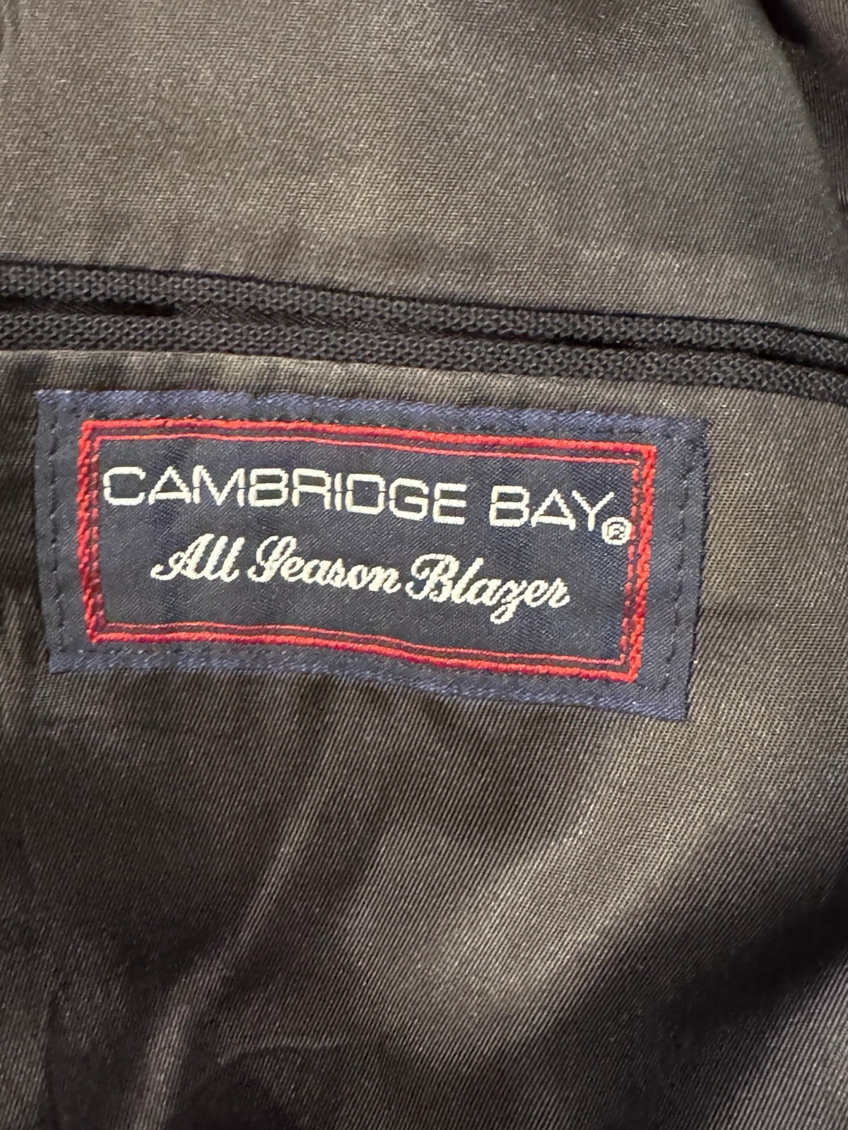 Men’s Cambridge Bay Sz 43 All Seasons, Navy Blazer, Gold Buttons, Classic USA