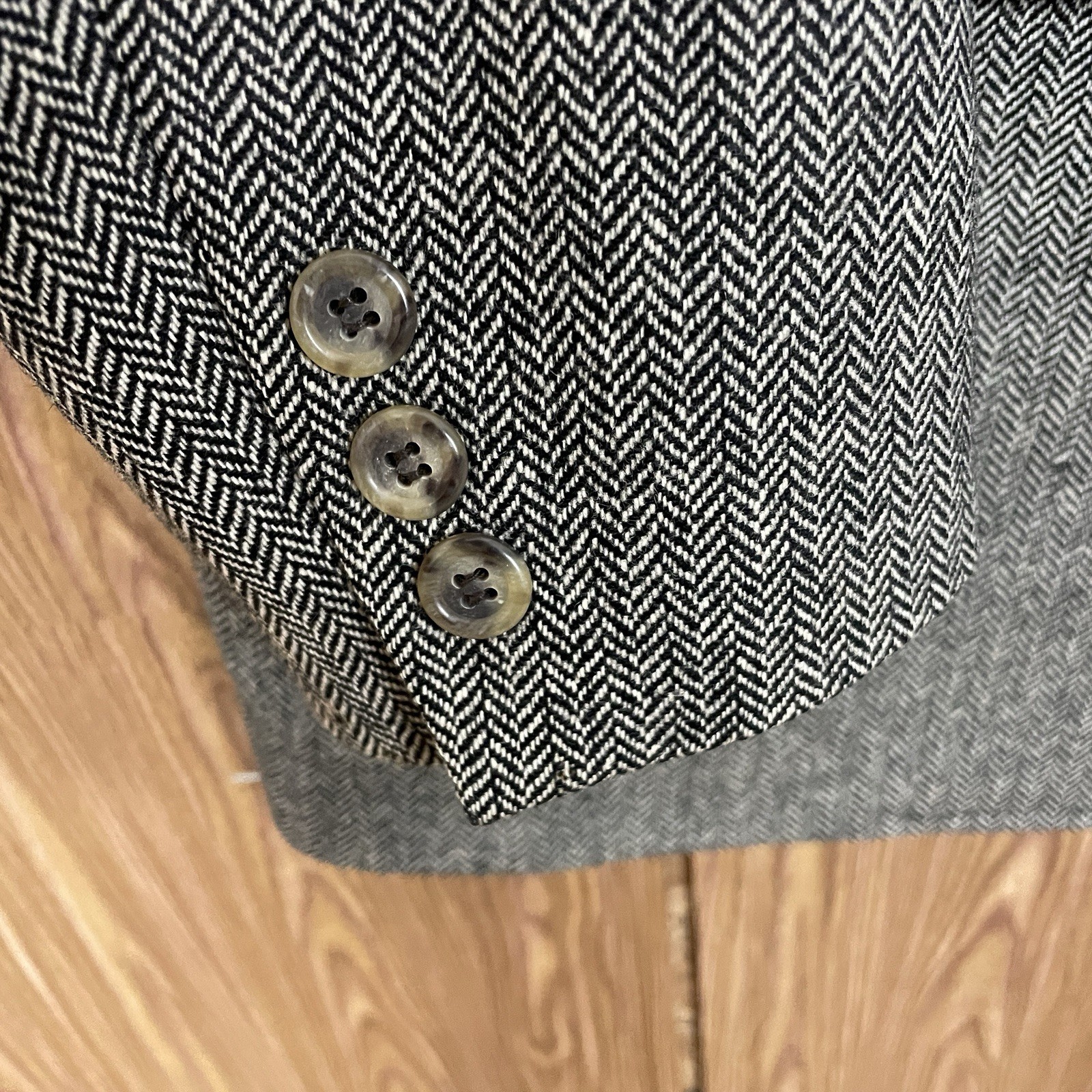 Brooks Brothers Sport Coat Mens 44R Gray Brown Herringbone Pure Wool Two Buttons