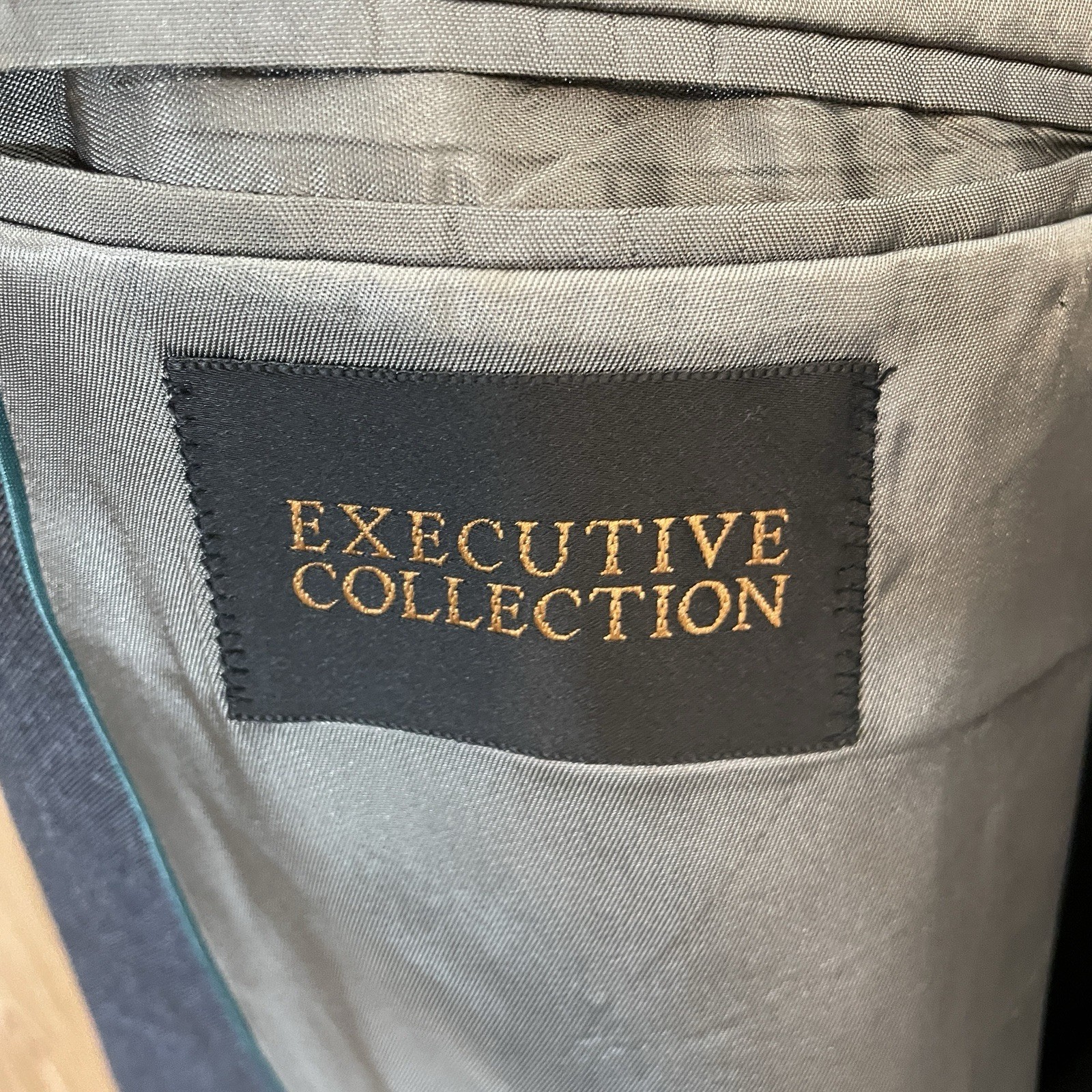 Executive Collection 2 Piece Suit Mens 44L 34×29 Gray Striped Double Breasted