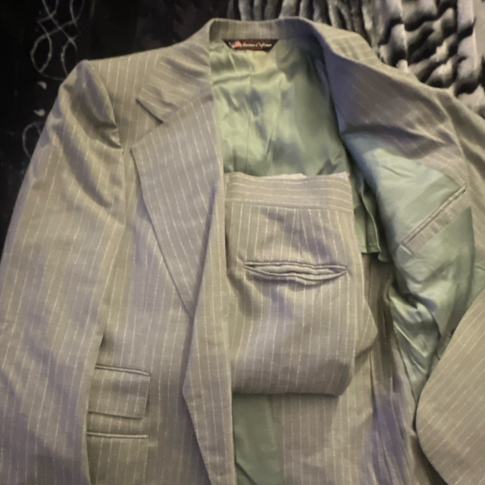 American Craftsmen Men’s Gray Pinstripe Suit Regular Size Dry Clean Only