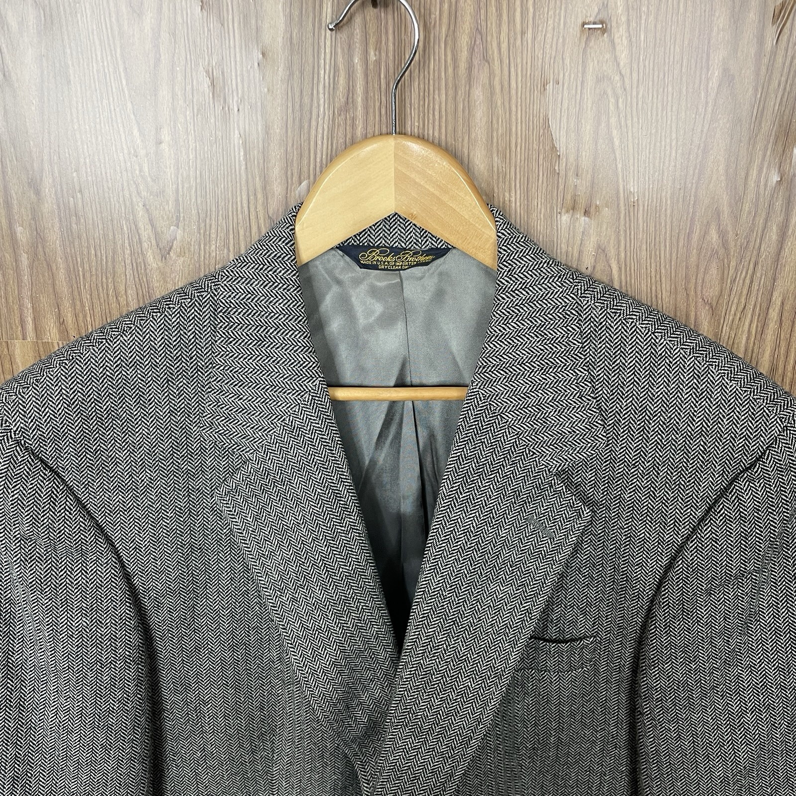 Brooks Brothers Sport Coat Mens 44R Gray Brown Herringbone Pure Wool Two Buttons