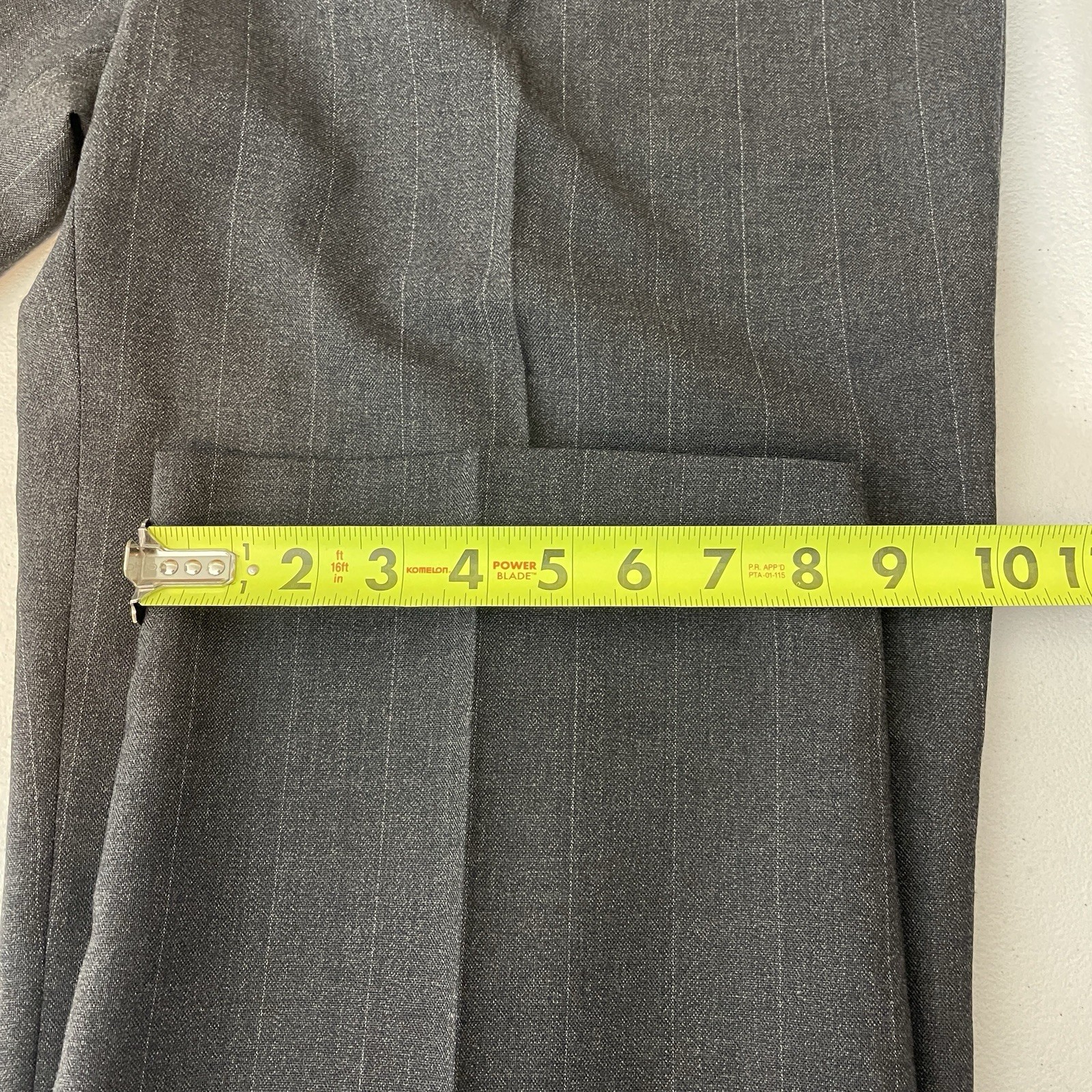 Executive Collection 2 Piece Suit Mens 44L 34×29 Gray Striped Double Breasted