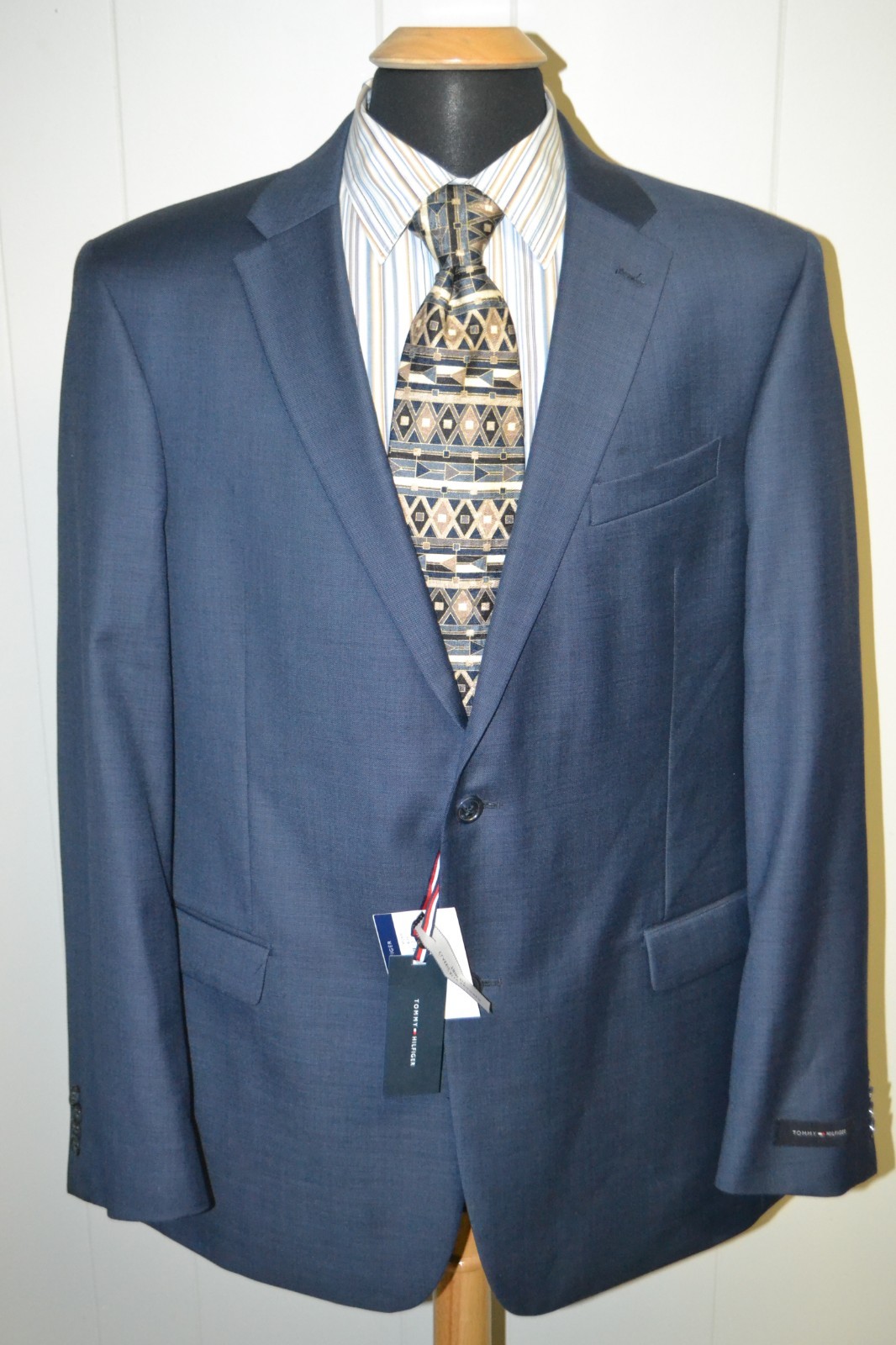 NWT Tommy Hilfiger Men’s Navy Blue 2 Front Button Sports Coat Sz 44L