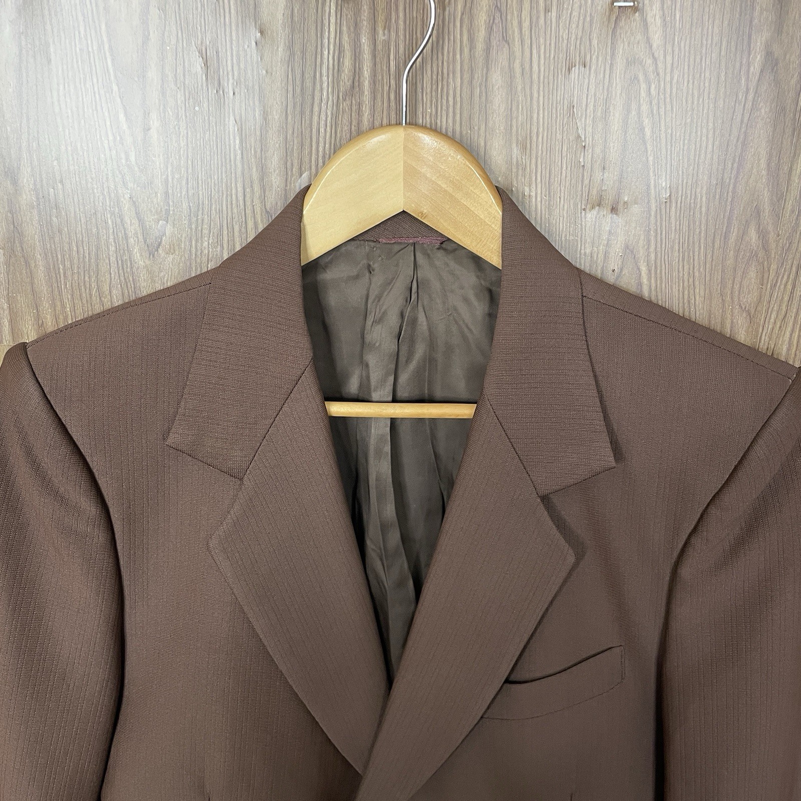 Red Barons Place Sport Coat Mens 38L Brown Striped Smooth Textured Two Buttons