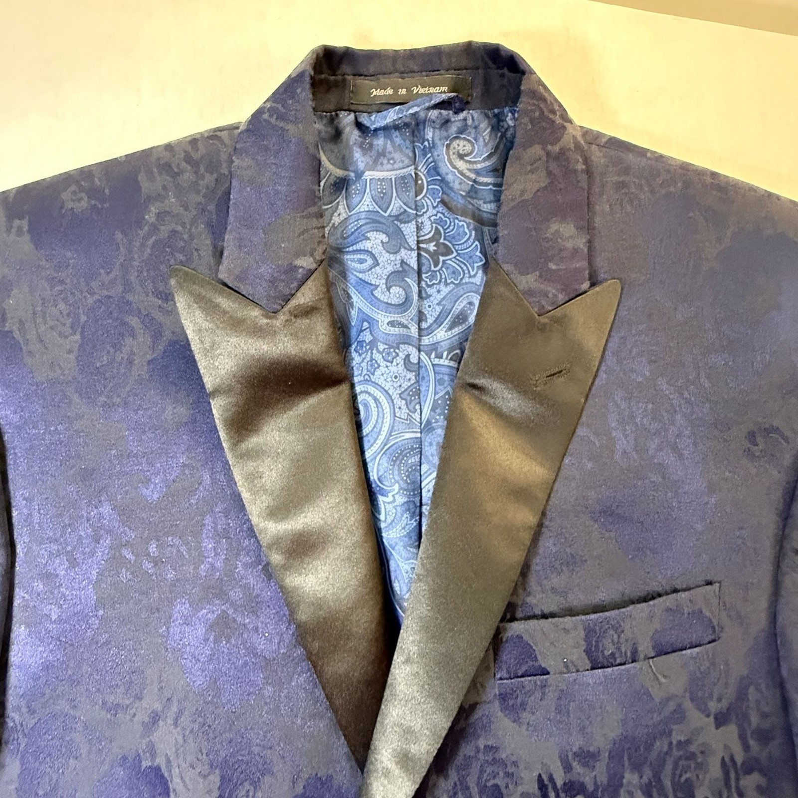 Van Heusen Studio Navy Blue Floral Jacquard Tuxedo Blazer with Satin Lapels