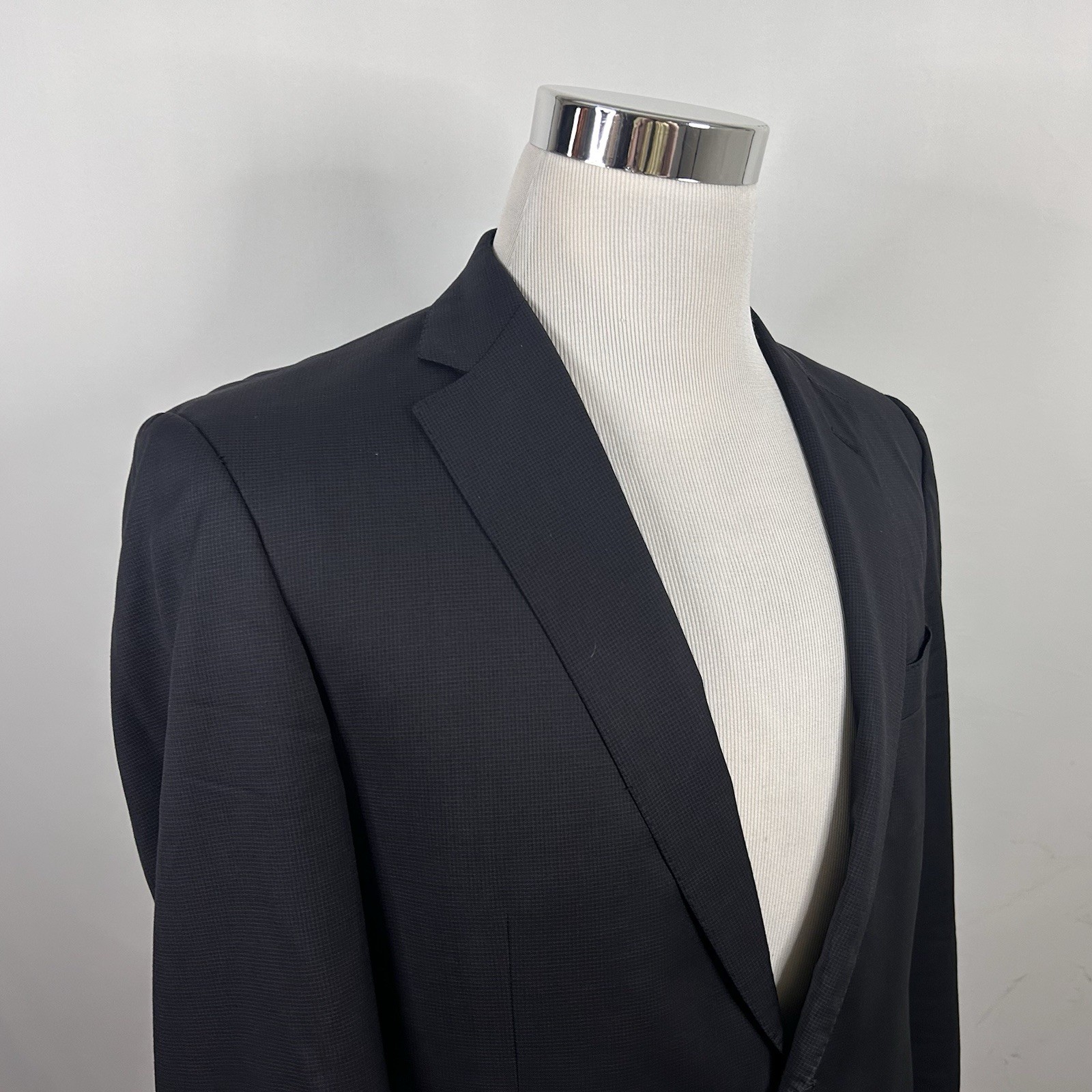 Samuelsohn 40 Semi Long Sport Coat 100% Wool Black Plaid Two Button Vented