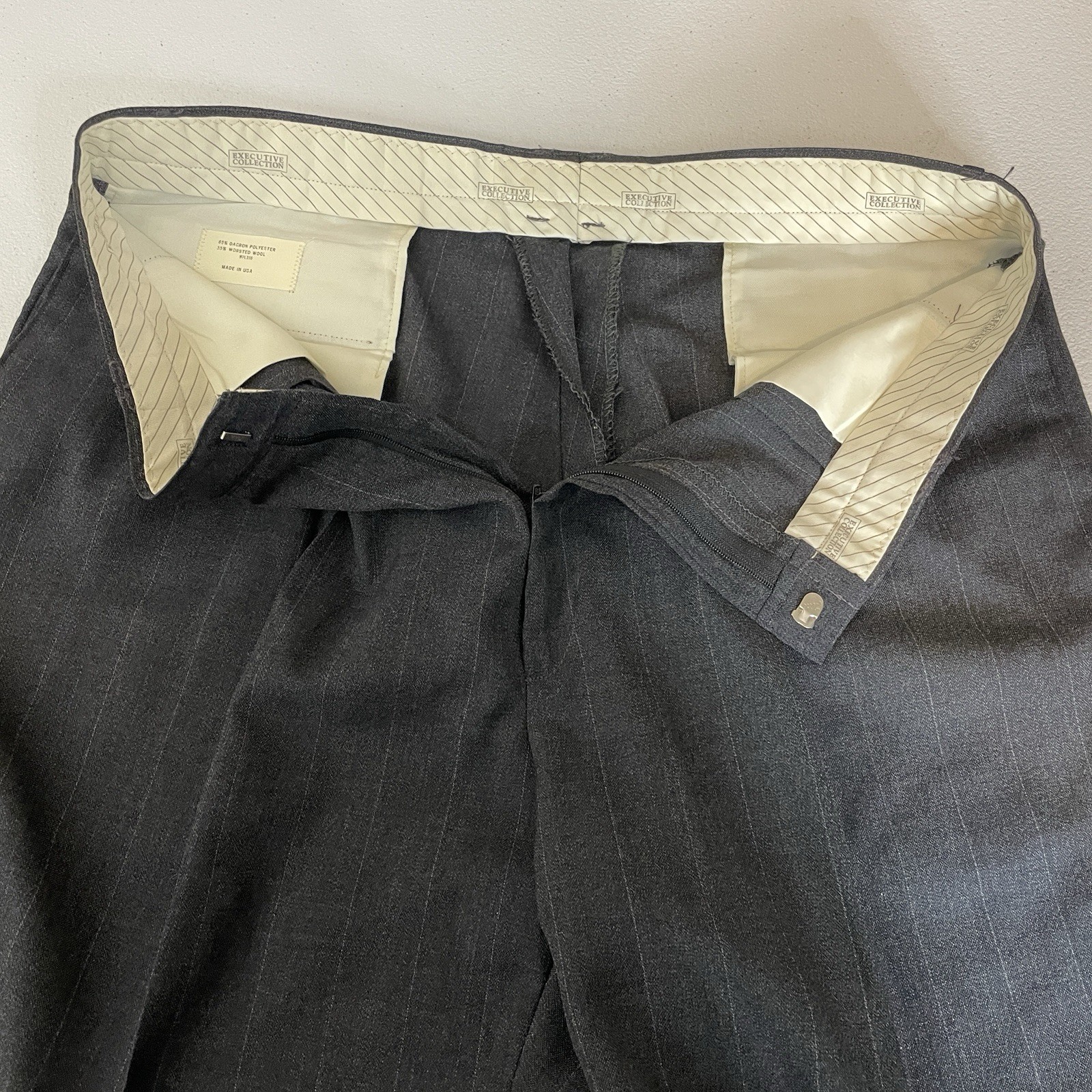 Executive Collection 2 Piece Suit Mens 44L 34×29 Gray Striped Double Breasted