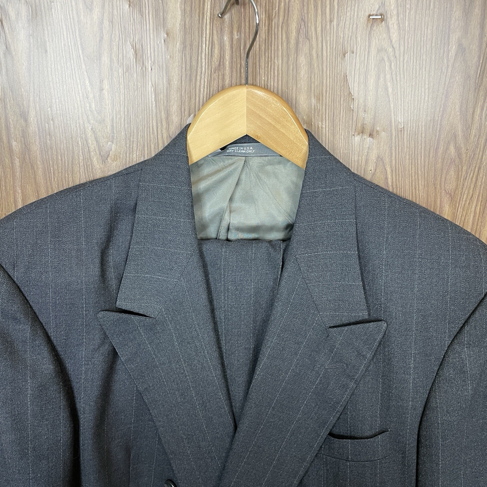 Executive Collection 2 Piece Suit Mens 44L 34×29 Gray Striped Double Breasted
