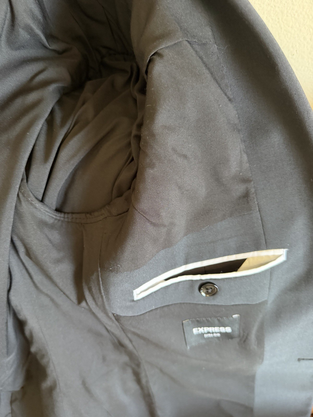 Express Extra Slim Fit Stretch Wrinkle Resistant 2 Piece Black Suit 38S; 31×32