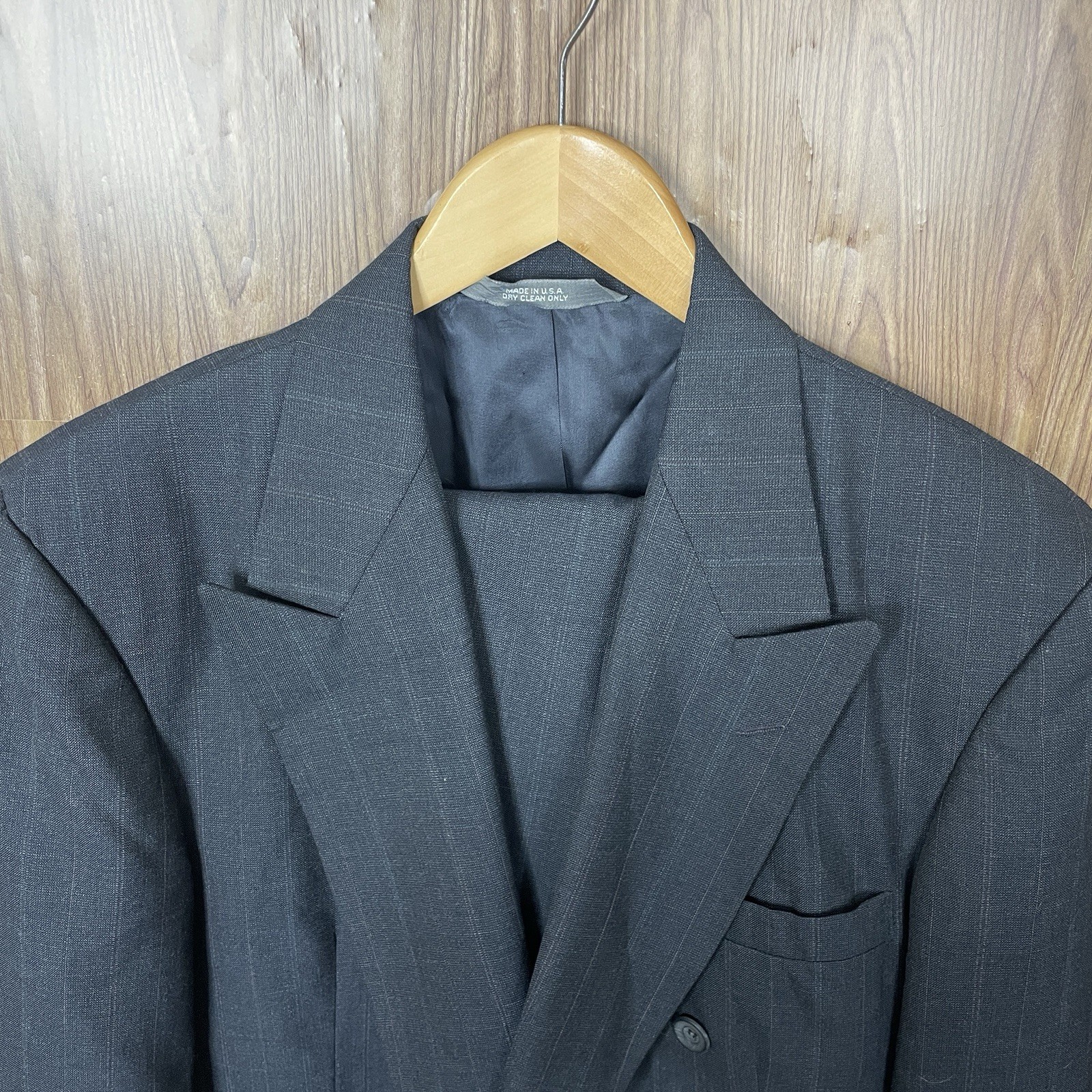 Haggar 2 Piece Suit Mens 42R 32×31 Gray Multicolor Striped Double Breasted Peak