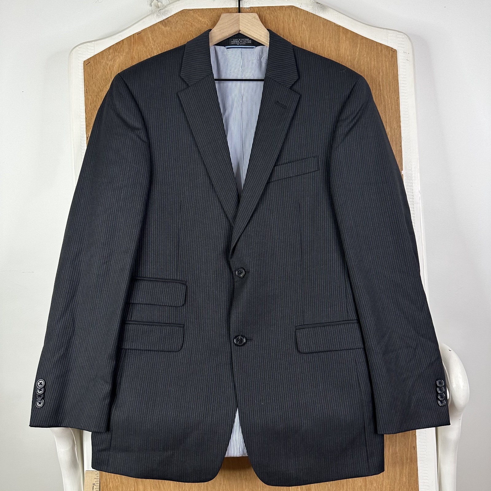 Tommy Hilfiger Suit Mens 38R Black Pinstripe 2 Button 100% Wool Pants 32×30 Flat