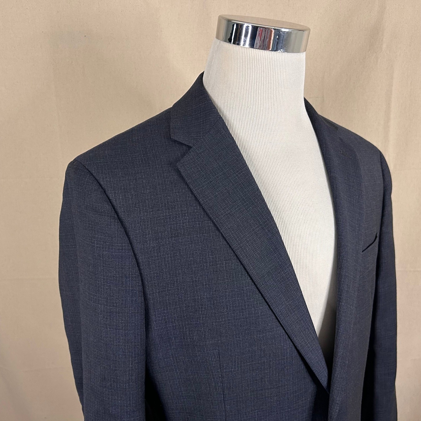 Jos. A. Bank 42R Slim Sport Coat 100% Wool Blue Plaid Two Button Double Vented